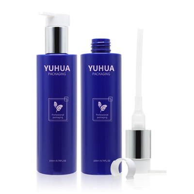 Le conditionnement en plastique bleu du shampooing 200ml met en bouteille avec la pompe
