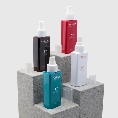 Plaquez la bouteille carrée de l'ANIMAL FAMILIER 100ml avec le pulvérisateur de pompe