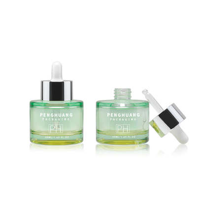 Le compte-gouttes en verre vert de sérum d'huile essentielle met 20ml en bouteille 30ml 50ml