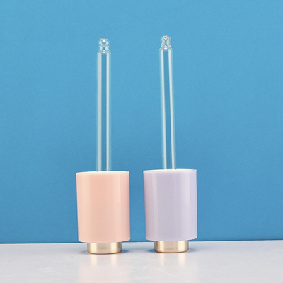 le conditionnement en plastique 50ml met la bouteille en bouteille claire de compte-gouttes de sérum de presse de bouton poussoir de torsion