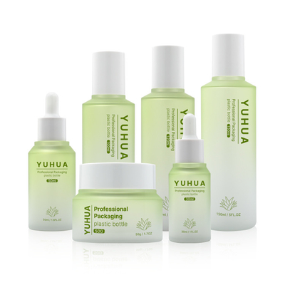 La bouteille cosmétique de sérum de PETG 50ml a adapté Logo Skincare Jar aux besoins du client