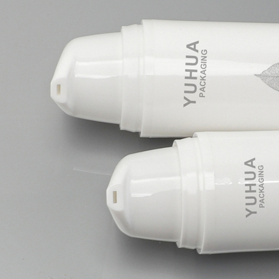 le conditionnement en plastique 15ml privé d'air met en bouteille pour les produits cosmétiques