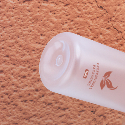 Emballage cosmétique en plastique de bouteille de lotion du toner 75ml d'OEM pour le soin personnel
