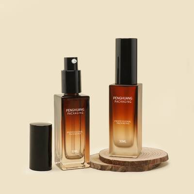 Bouteille de sérum d' huile d' essence de 50 ml dans un emballage de soins de la peau avec sérigraphie