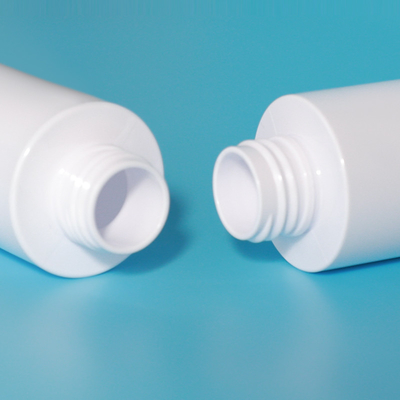 Logo personnalisé 120ml 150ml 180ml Bouteille de pompe à pulvérisation en plastique blanc avec pulvérisation de brouillard fin