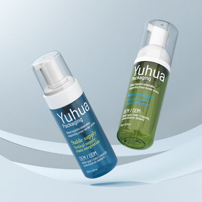 Bouteille en mousse de plastique transparente ou personnalisée avec capuchon de pompe et sérigraphie à soie offrant un emballage réutilisable durable pour les produits liquides