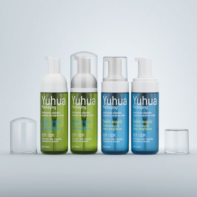 Bouteille en mousse de plastique transparente ou personnalisée avec capuchon de pompe et sérigraphie à soie offrant un emballage réutilisable durable pour les produits liquides