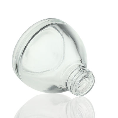 Le petit compte-gouttes en verre ovale clair blanc met 20ml en bouteille pour le sérum de soins de la peau