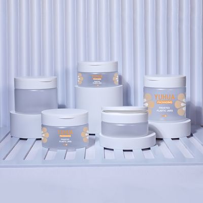 Le conditionnement en plastique réutilisé d'ANIMAL FAMILIER cogne l'emballage cosmétique des soins de la peau 480g