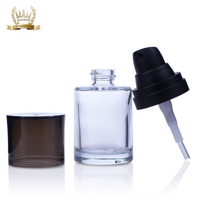 bouteille cosmétique carrée claire de luxe de jet de pompe de sérum de lotion de bouteille en verre de la base 30ml avec le couvercle noir