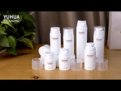 Bouteille adaptée aux besoins du client de pompe à vide de Logo Cylinder pp pour l'emballage cosmétique