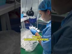 Inspection de la qualité et processus d'emballage des flacons compte-gouttes cosmétiques | Vidéo de production en usine